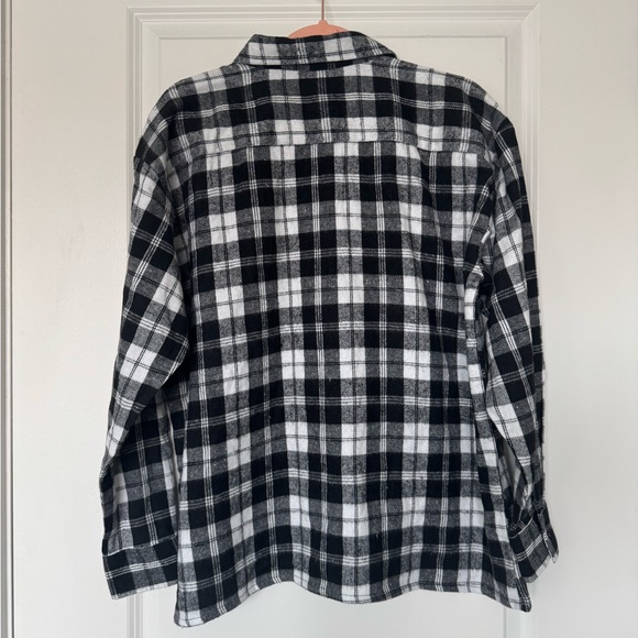 Boohoo Black and White Plaid Shirt - Picture 4 of 5